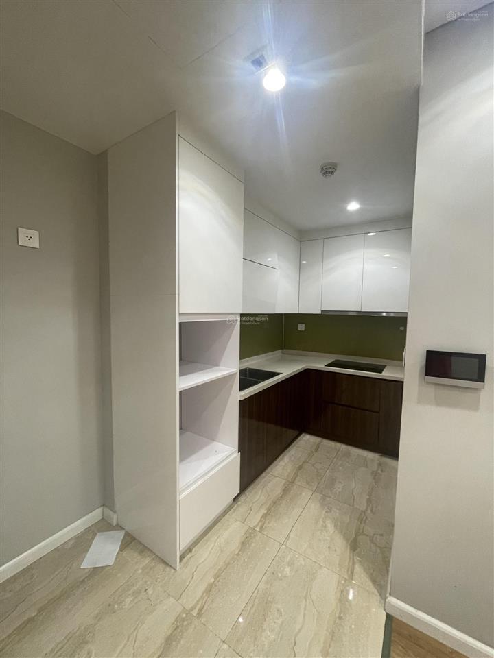 Cho thuê căn 2 ngủ tại 27 thái thịnh  le capitole, đồ cơ bản, 15 triệu.  o/971.342. 965