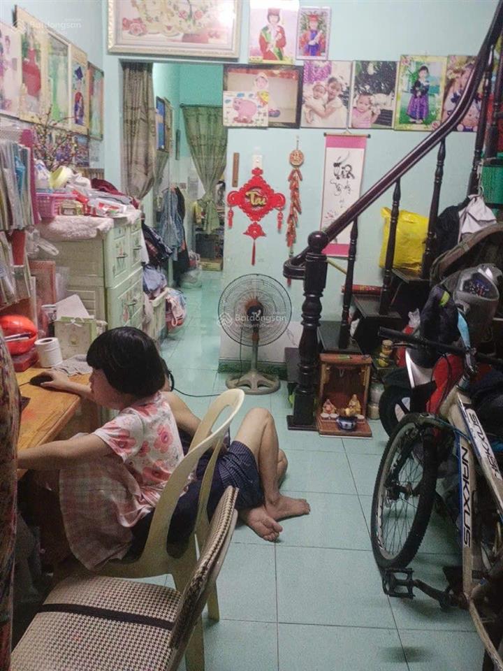 Bán nhà ngay chợ tân trụ tân bình 40m2 / gía 3,35 tỷ, thương lượng