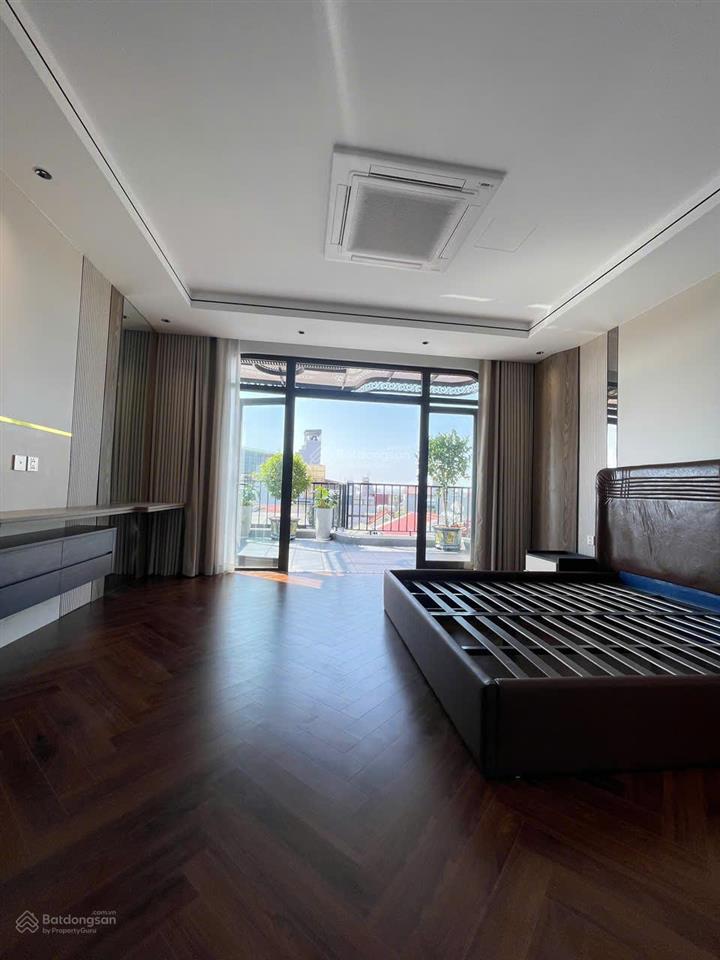 Bán nhà long biên khu phân lô tư đình 68m2 x 7 tầng x 5m mặt tiền,thang máy, full nội thất cao cấp