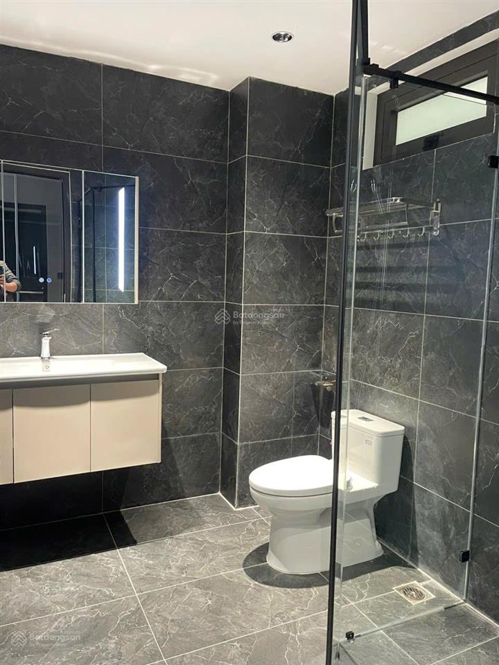 Bán nhà long biên khu phân lô tư đình 68m2 x 7 tầng x 5m mặt tiền,thang máy, full nội thất cao cấp