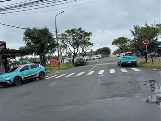 Bán lô đất sát góc đường nguyễn thần hiến, trục chính ra bãi tắm