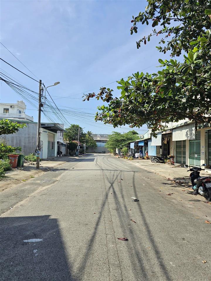 Bán đất 10x30 an thạnh. tiện xây kho, xây biệt thự. rẻ chỉ 7.6 tỉ. nhanh tay  0902 946 ***