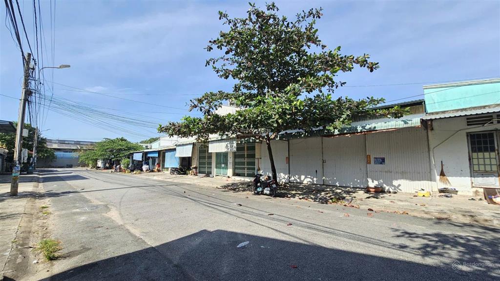 Bán đất 10x30 an thạnh. tiện xây kho, xây biệt thự. rẻ chỉ 7.6 tỉ. nhanh tay  0902 946 ***