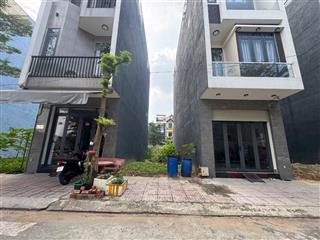 Lô đất 3.3 tỷ  4x15m đang rẻ nhất kdc lộc phát. bán nhanh trong tuần.  0902 946 ***