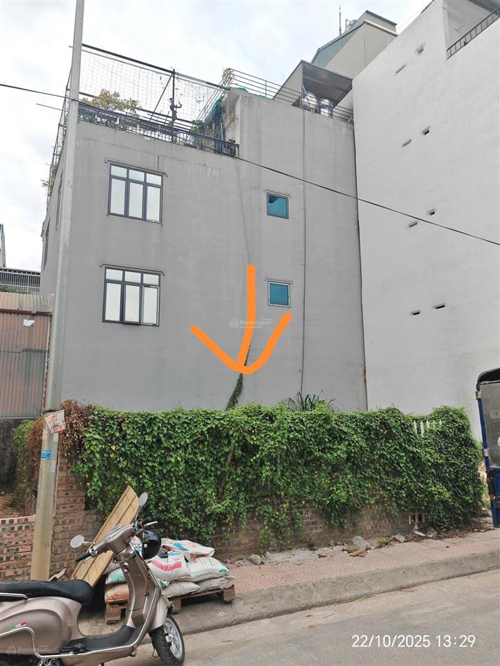 Lô đất sau đường trịnh văn bô, dt 64m2, mt 6,4m, hướng đông nam, vuông vắn, sát kđt hud