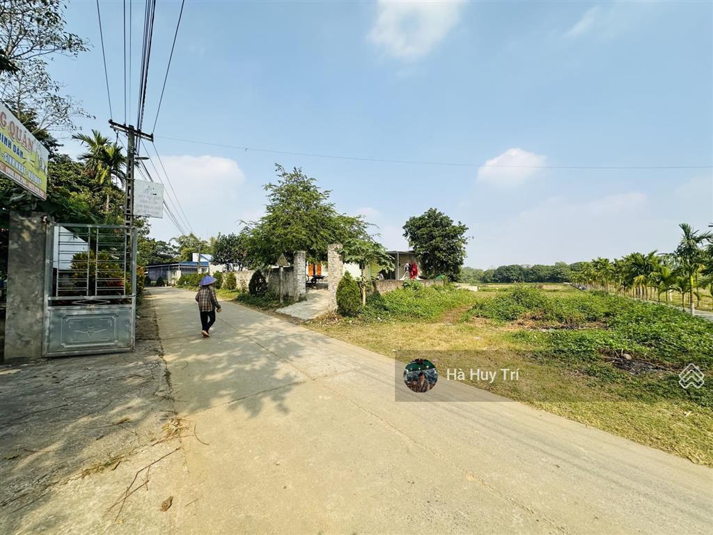 850m2  250m2 thổ cư  lô góc  view paronama cánh đồng núi non  cách ql21a 500m