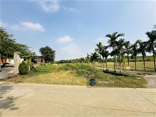 850m2  250m2 thổ cư  lô góc  view paronama cánh đồng núi non  cách ql21a 500m