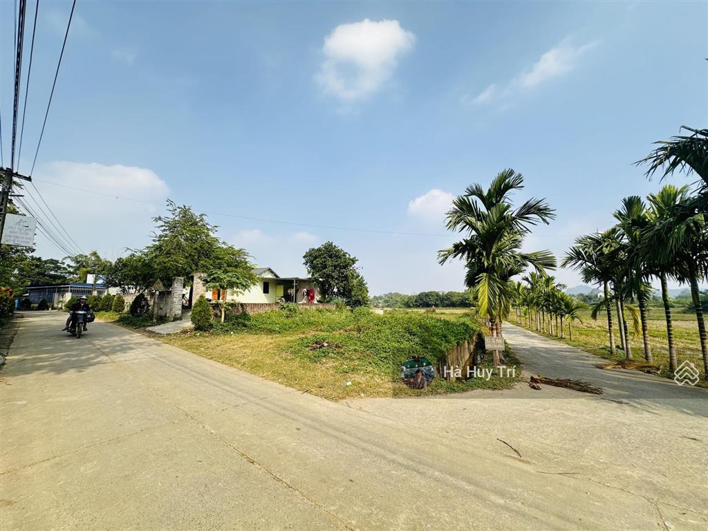 850m2  250m2 thổ cư  lô góc  view paronama cánh đồng núi non  cách ql21a 500m