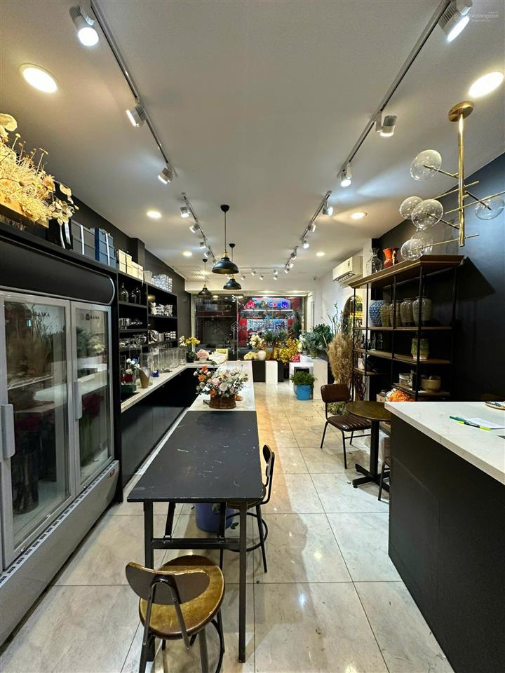 Bán gấp nhà mặt tiền hoa phượng, q. phú nhuận  4 tầng  8x18m  hdt 170 triệu  giá 48 tỷ