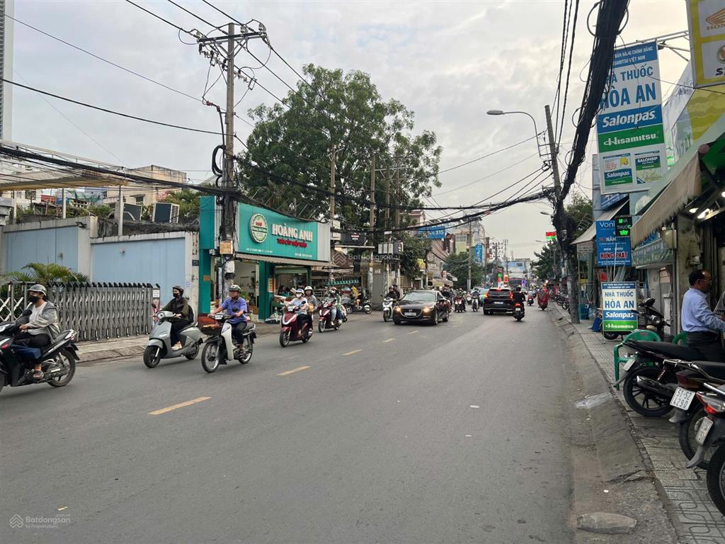 Chỉ 120 triệu/m2  bán gấp khuôn đất xây toà nhà đường lê quang định dt 621m2 ctxd hầm 7 tầng