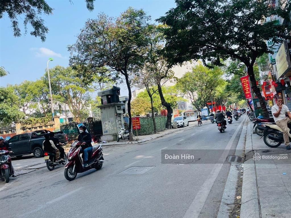 Sang xịn! nhà đội cấn mới keng, thang máy nhập khẩu, mặt ngõ nông, 15m thẳng tắp ra phố, 40m2*6t