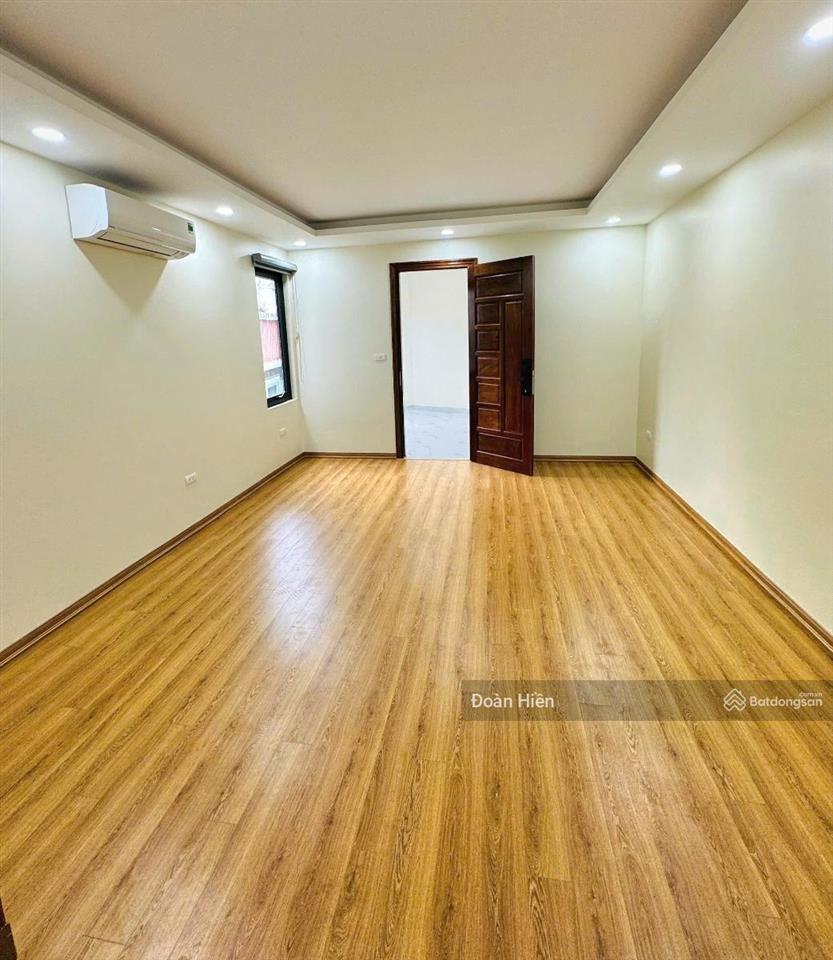 Sang xịn! nhà đội cấn mới keng, thang máy nhập khẩu, mặt ngõ nông, 15m thẳng tắp ra phố, 40m2*6t