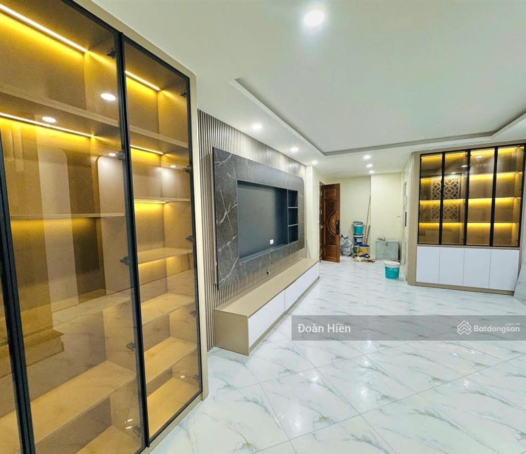 Sang xịn! nhà đội cấn mới keng, thang máy nhập khẩu, mặt ngõ nông, 15m thẳng tắp ra phố, 40m2*6t