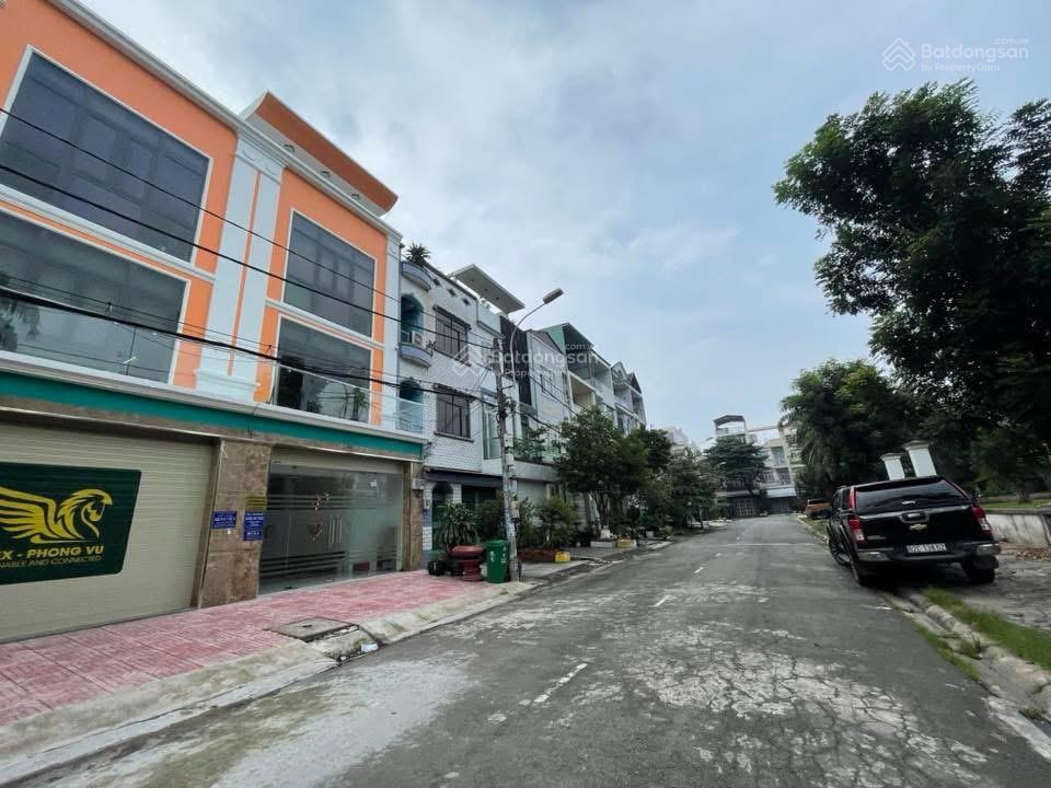 Bán nhà hẻm 110 bà hom, 4 x 16m, 5 tấm, 9.5 tỷ. đd công viên (tín hưng)