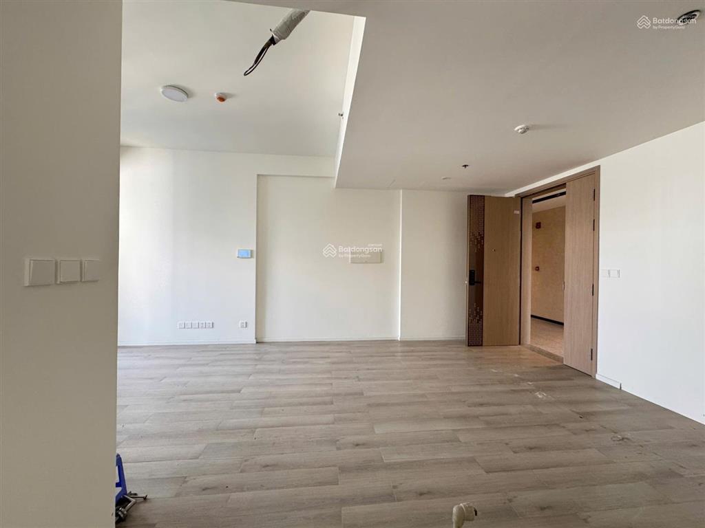 Bán lỗ 1 tỷ căn góc 2 pn, 74,4m2 hướng cửa đông nam,  xem nhà 0931 111 ***