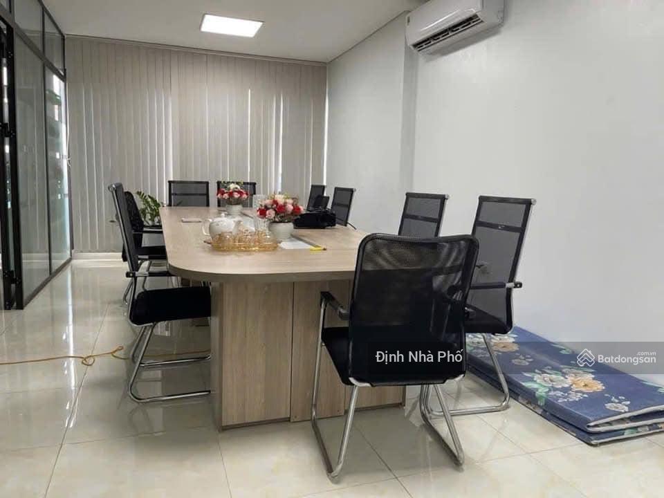 Bán nhà mặt phố phạm tuấn tài 72m mt 5.8m  2 làn xe dừng đỗ  vỉa hè rộng  dòng tiền 80tr/tháng