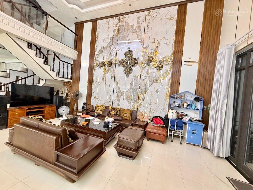 Nhà 3 tầng mới ở ngay  diện tích 105 m2 ngang 5x21  5,7 tỷ còn thương lượng ngay vincom dĩ an