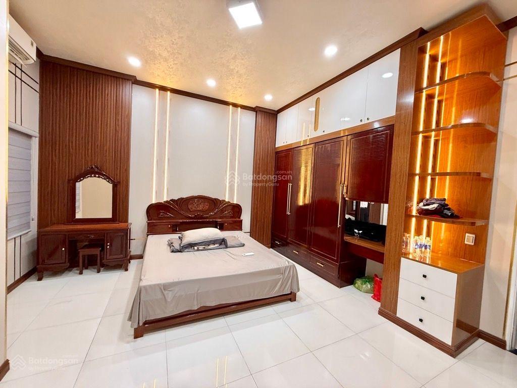 Nhà 3 tầng mới ở ngay  diện tích 105 m2 ngang 5x21  5,7 tỷ còn thương lượng ngay vincom dĩ an