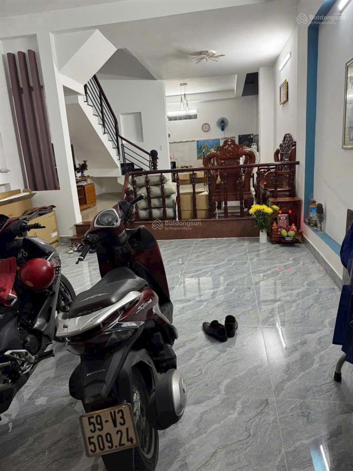 Bán đất tặng căn nhà 3 tầng, đường nhánh lê đức thọ p6, dt 5x13m, giá 6tỷ9 còn bớt.  0902 958 ***