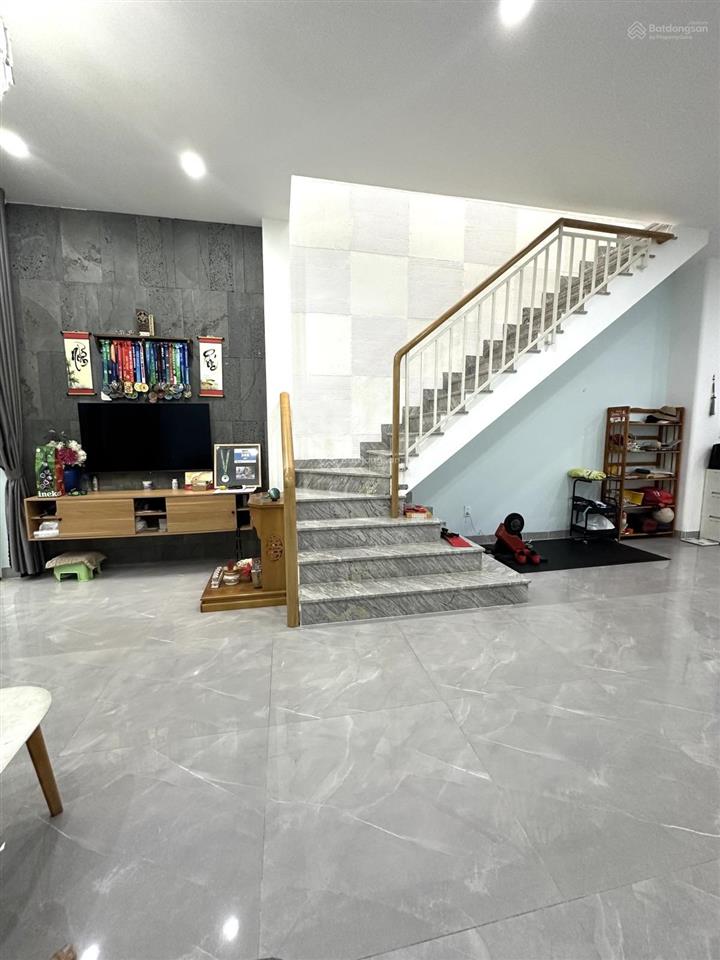 Bán nhà trường thọ, thủ đức. 105m2 giá chỉ 7tỷ4.