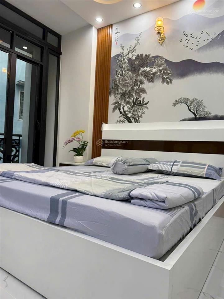 Cần bán gấp biệt thự thích minh nguyệt.p2,q tân bình, dt 9 x 20 .3 lầu,giá 30 tỷ tl. 0937 333 ***