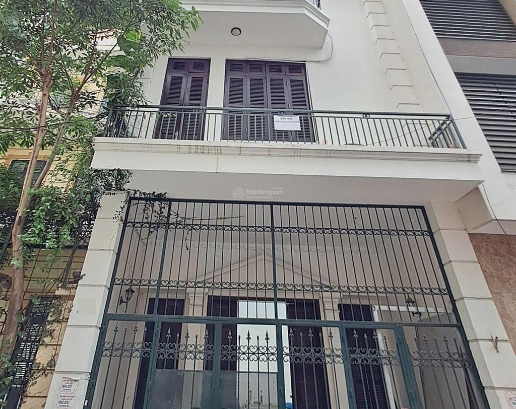 Thật 100%  bán nhà trung kính, cầu giấy, hn. s=122m2. mt 5.7m. xây 4 tầng. chỉ 45 tỷ. oto tránh.