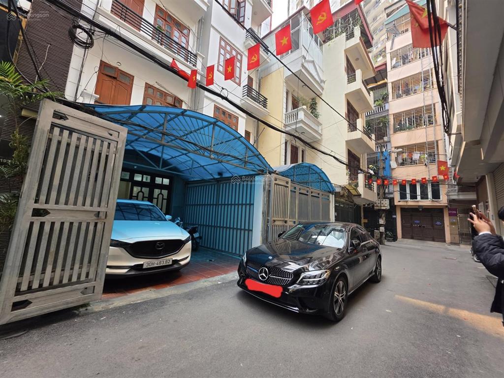 Giá đầu tư  bán nhà phố trung kính  s=105m2. 6 tầng. mt 4.7m. giá chỉ 33.9 tỷ. ngõ ô tô
