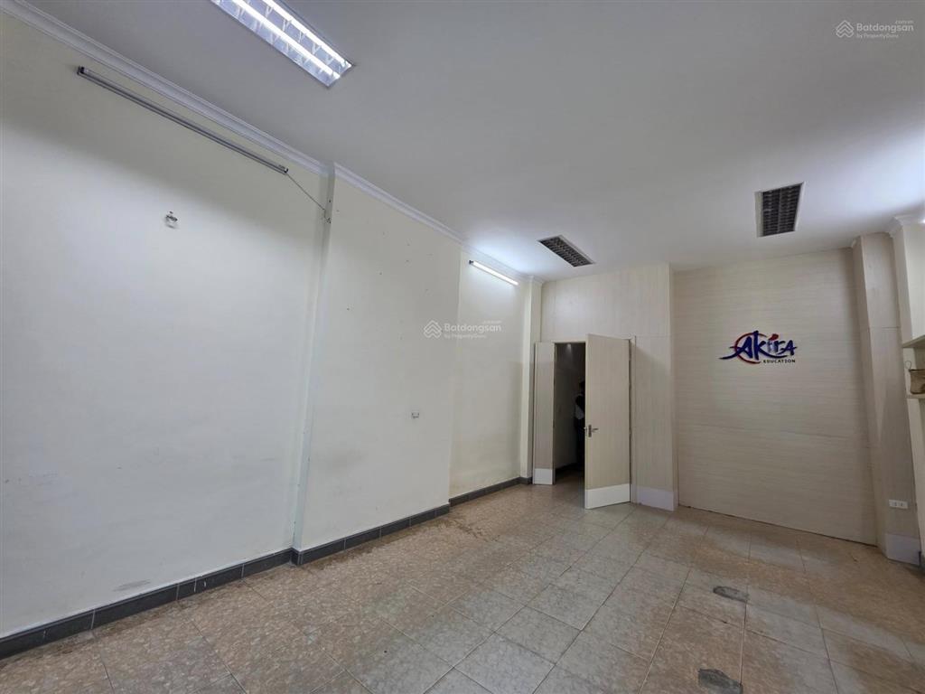Giá đầu tư  bán nhà phố trung kính  s=105m2. 6 tầng. mt 4.7m. giá chỉ 33.9 tỷ. ngõ ô tô