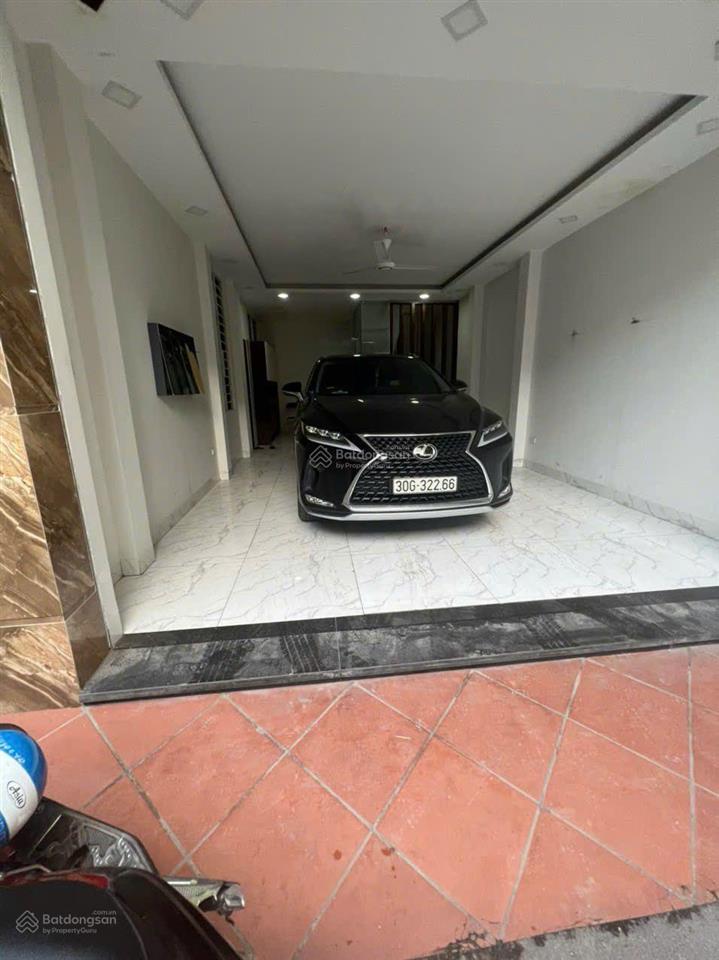 Cho thuê nhà phan văn trường, cầu giấy dt 65m2, 5 tầng,mt 5m.tầng 1 thông sàn trên chia 2.điều hòa