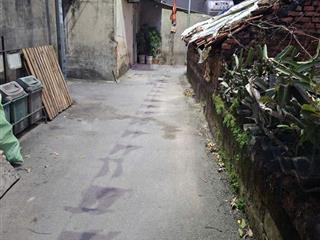 Bán đất lô góc ngãi cầu  101m  mt 10m  ôtô 7 chỗ đỗ cửa  sát vinhomes thăng long  giá 105tr/m2