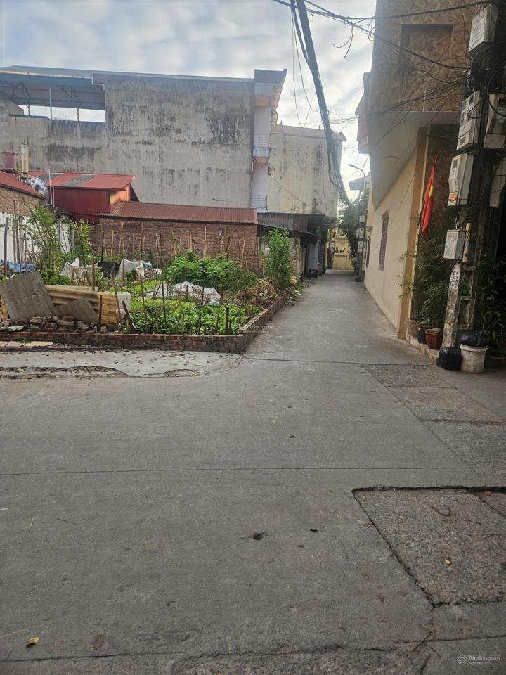 Đất thượng thanh hàng xóm khai sơn sát đường 40m vị trí đẹp