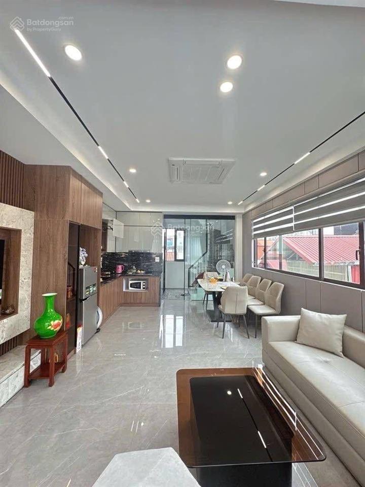 Nguyễn sơn nhà 6 tầng thang máy gara ô tô trong nhà lô góc thoáng sáng full nội thất cao cấp