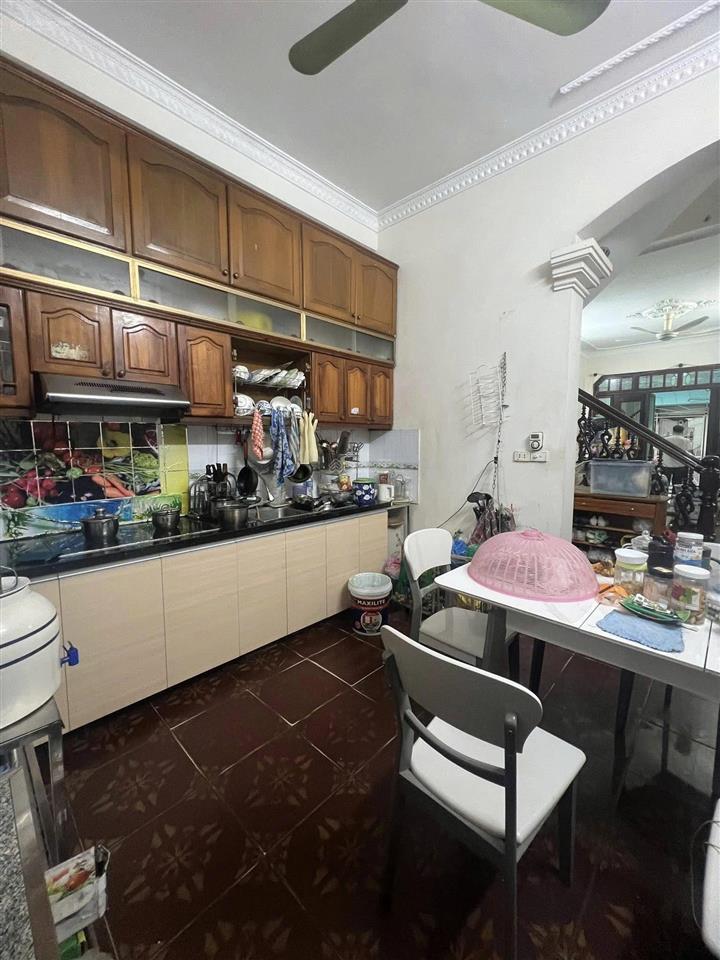 Bán nhà phố nguyễn khang, cầu giấy, phân lô, ô tô, dt 56m2* 5 tầng* mt 4m * giá 14 tỷ