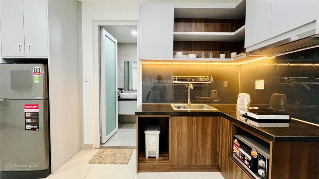 Cho thuê căn hộ studio mới sạch sẽ  có ban công | thang máy hầm xe rộng | có dv dọn phòng