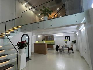 Chuyển công tác! nhà giang văn minh 45m2 5 tầng. 10m ra phân lô, ô tô đỗ cửa, ngõ thông,