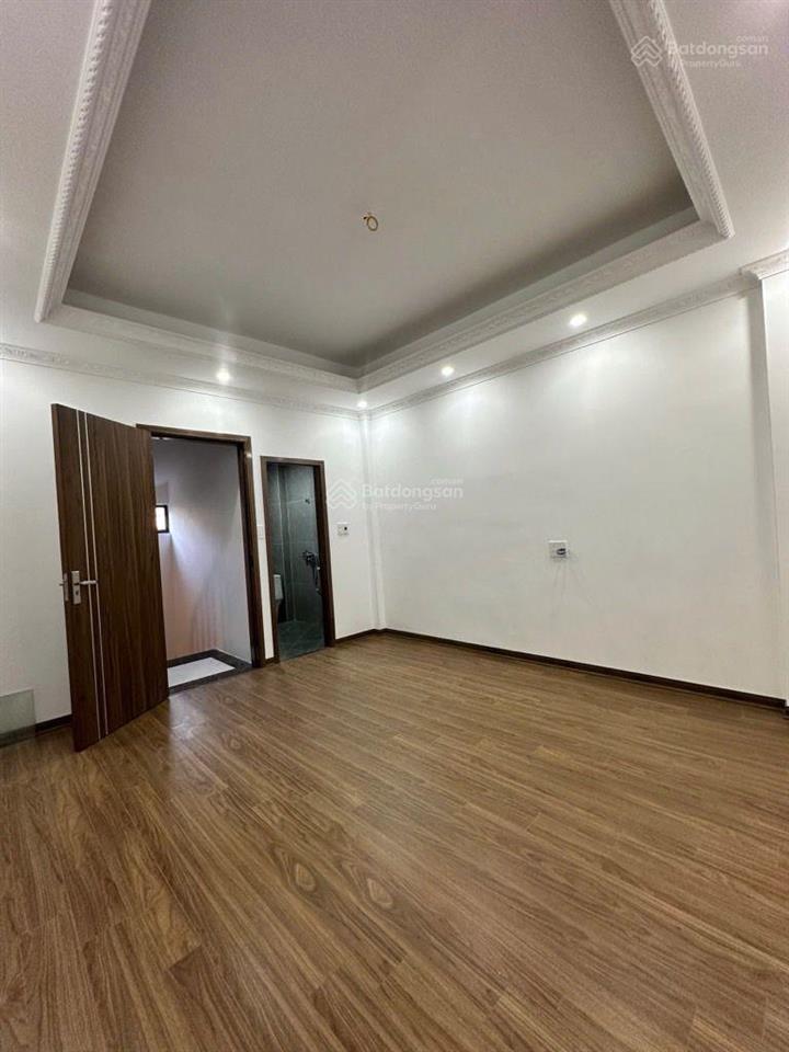 Cùng khu vực có 5 căn 5 tầng lô góc diện tích 38m2 nhỉnh 6 tỷ/căn gần chợ t. bàn, cầu vĩnh tuy, eon