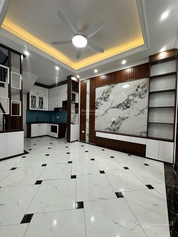 Cùng khu vực có 5 căn 5 tầng lô góc diện tích 38m2 nhỉnh 6 tỷ/căn gần chợ t. bàn, cầu vĩnh tuy, eon