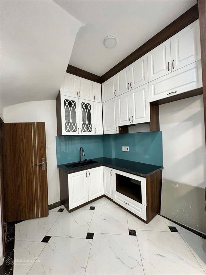 Cùng khu vực có 5 căn 5 tầng lô góc diện tích 38m2 nhỉnh 6 tỷ/căn gần chợ t. bàn, cầu vĩnh tuy, eon