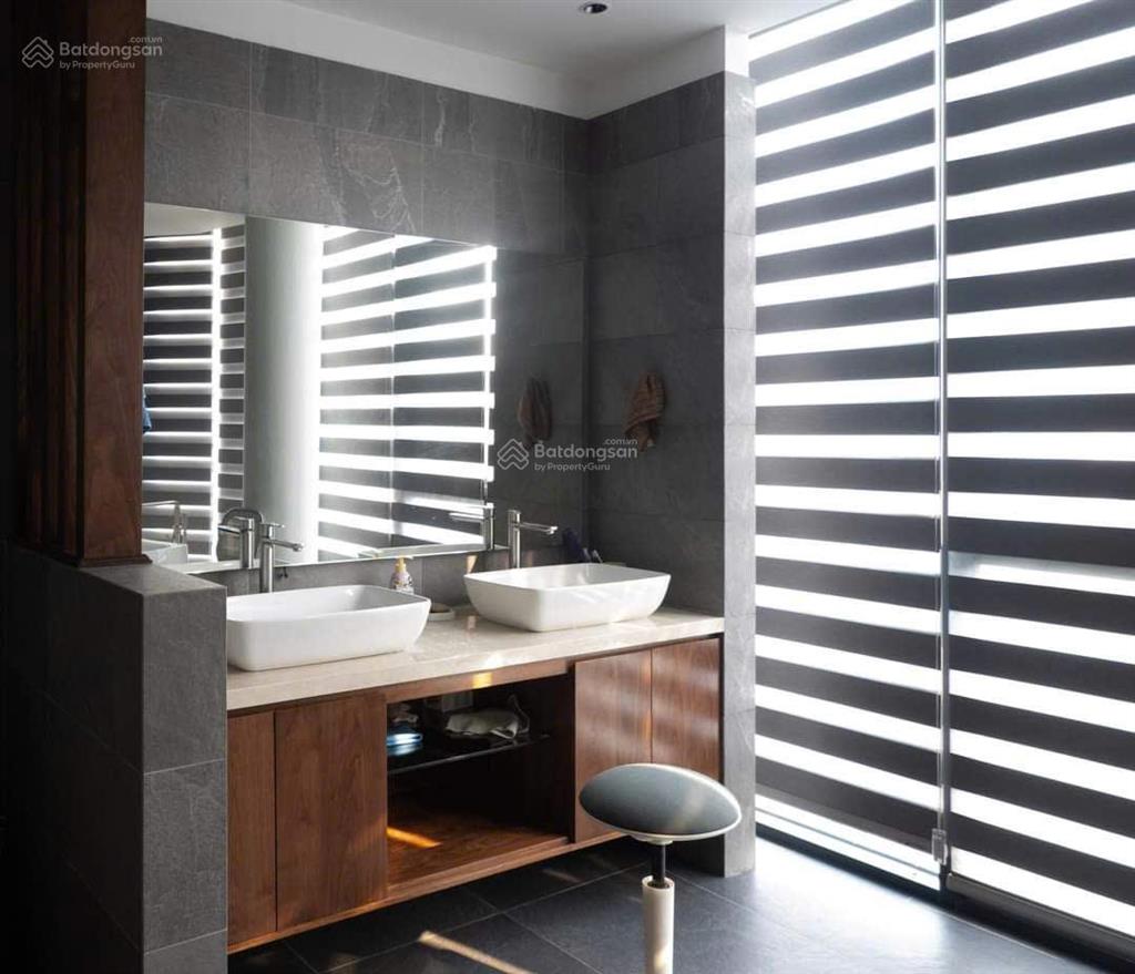 Cho thuê 160tr/tháng tòa nhà lô góc mặt phố liễu giai 106m2 9tầng thang máy 1hầm mt8m 132tỷ ba đình