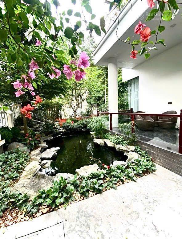 Siêu hiếm bt lô góc vinhome riverside view sông bể bơi 600m2 4tầng thang máy mt35m 296 tỷ long biên