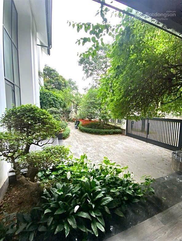Siêu hiếm bt lô góc vinhome riverside view sông bể bơi 600m2 4tầng thang máy mt35m 296 tỷ long biên