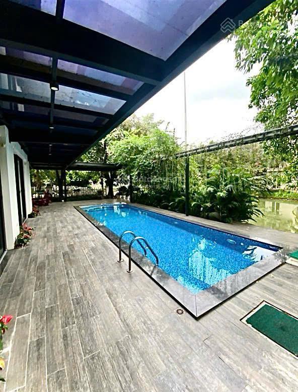 Siêu hiếm bt lô góc vinhome riverside view sông bể bơi 600m2 4tầng thang máy mt35m 296 tỷ long biên