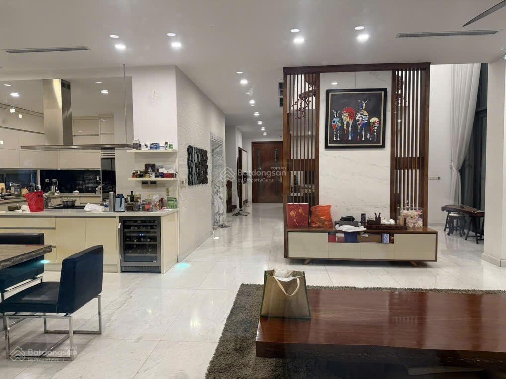 Siêu hiếm bt lô góc vinhome riverside view sông bể bơi 600m2 4tầng thang máy mt35m 296 tỷ long biên