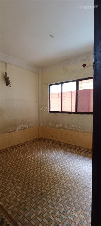 Quận 5  cc xóm cải 2pn lầu 1 shr giá 2,6tỷ