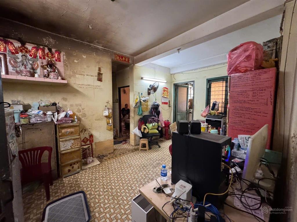 Quận 5  cc xóm cải 2pn lầu 1 shr giá 2,6tỷ