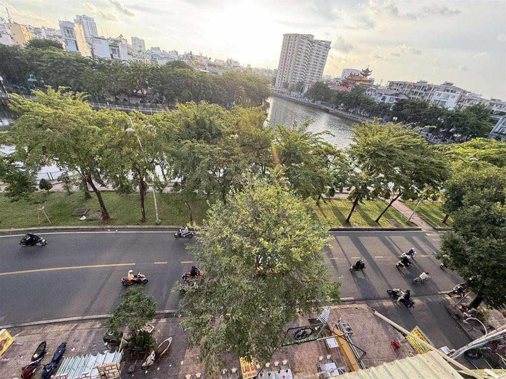 Bình thạnh  cc 23/49 lê văn duyệt 60m2 2pn ban công view trường sa giá 3,69tỷ