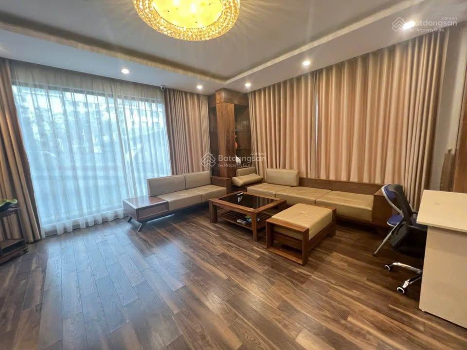 Cho thuê nhà view hồ hoàng cầu dt 80m² * 5 tầng, mt 5m, vị trí đẹp, kd sạch sẽ, vp, spa. giá 30tr