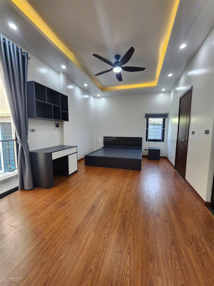 Cho thuê nhà riêng mới tinh huỳnh thúc kháng 40m² * 6 tầng, vị trí kinh doanh, vp, thông sàn. 15tr