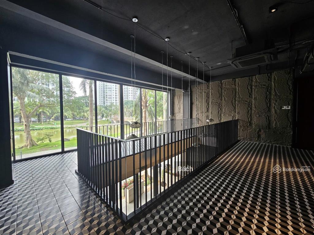 Cho thuê mặt bằng kinh doanh ở grand maria  eco park  dt 110m2 x 2 tầng  mt 6m  giá thuê 17tr