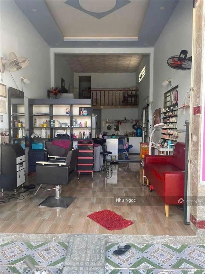 Bán gấp dãy trọ 300m2, có 18 phòng + 2 kiot thu nhập 32tr/tháng ngay chợ phú lạc, phong phú, tphcm